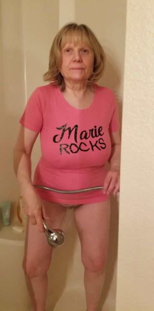 Hot grandmother sprays her pussy and cums in a wet t-shirt #10