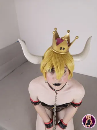 bowsette cosplay         