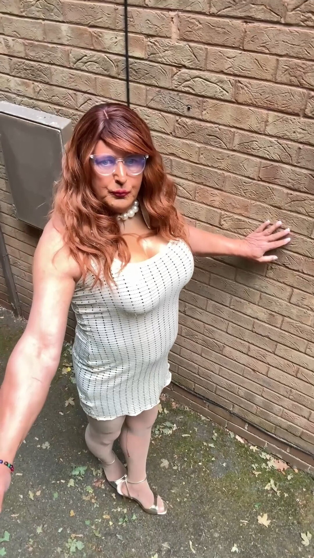 Sexy Crossdresser kellycd2022 in gold dress and seamless #21