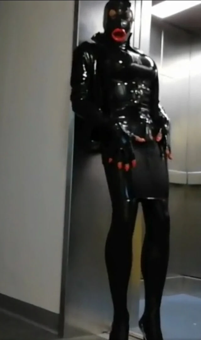 Alison in rubber #15