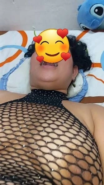 Indian Mature Woman Deepthroat and Ass Play