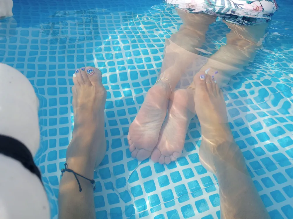 Lazy feet in the pool #2