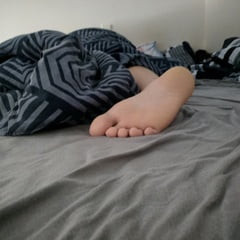Hornychubby feet And pussy hanumanfeets dick