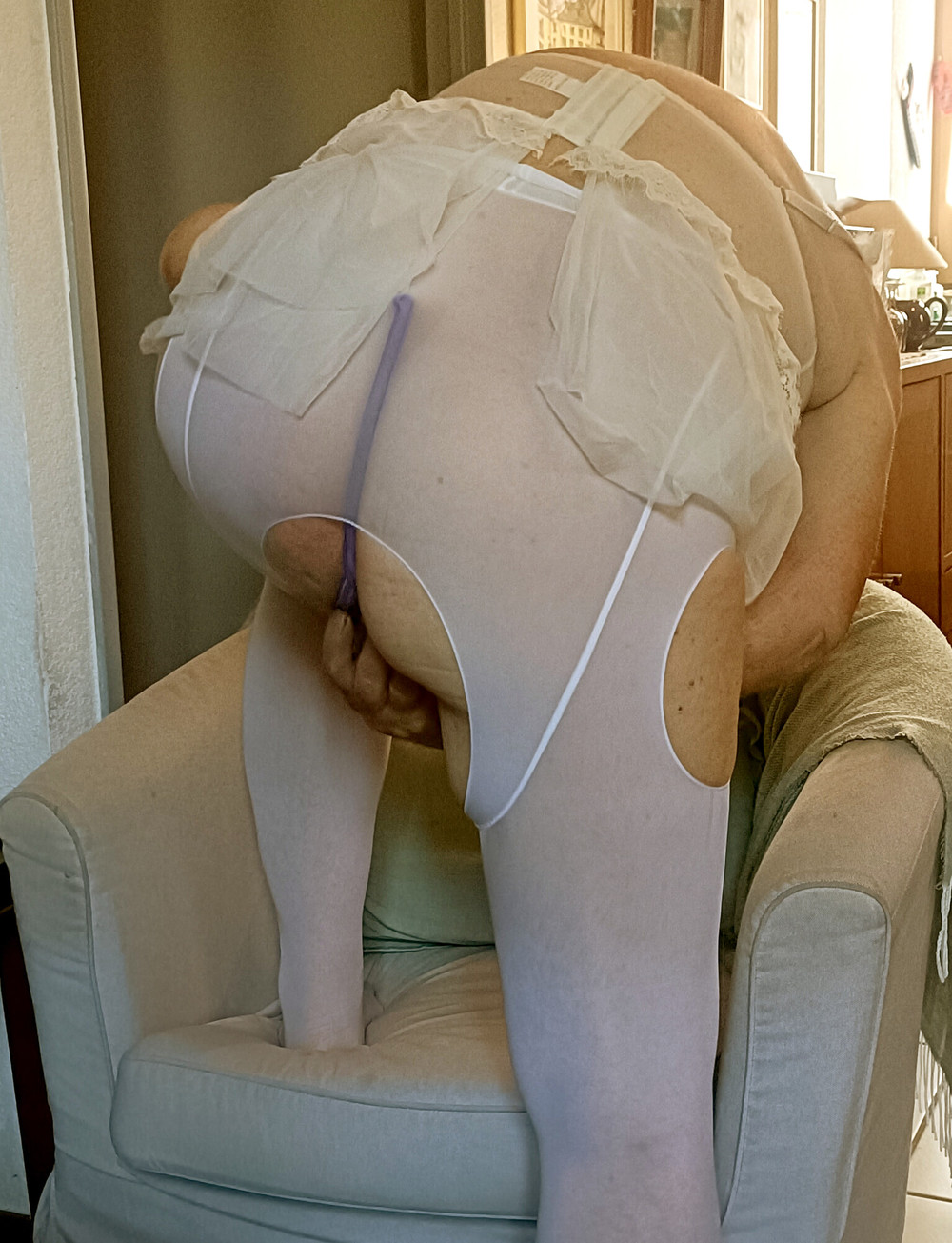 Lingerie blanche et micro string #10
