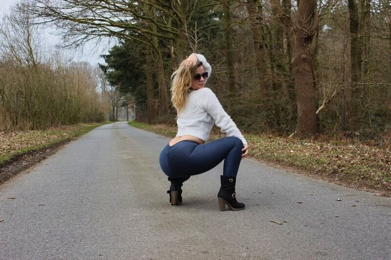 SexyDea: Tease in the Trees #9