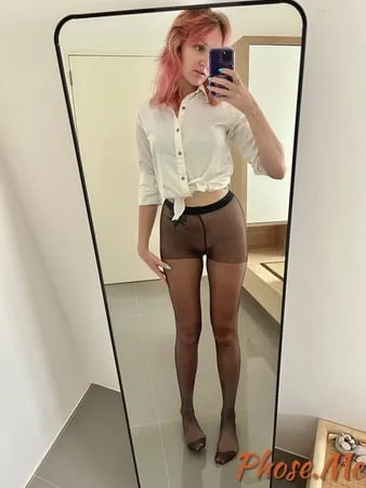 veronika taking selfies in black pantyhose         