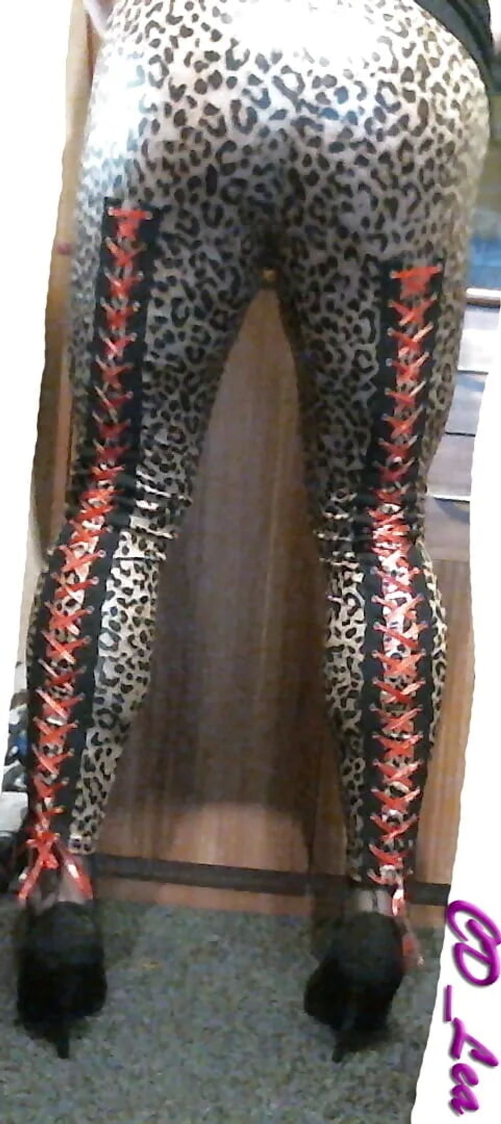 Lea in Leapard Leggings #3