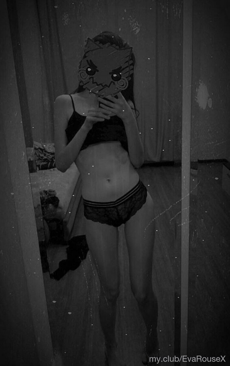 EvaRouseX Free Photos