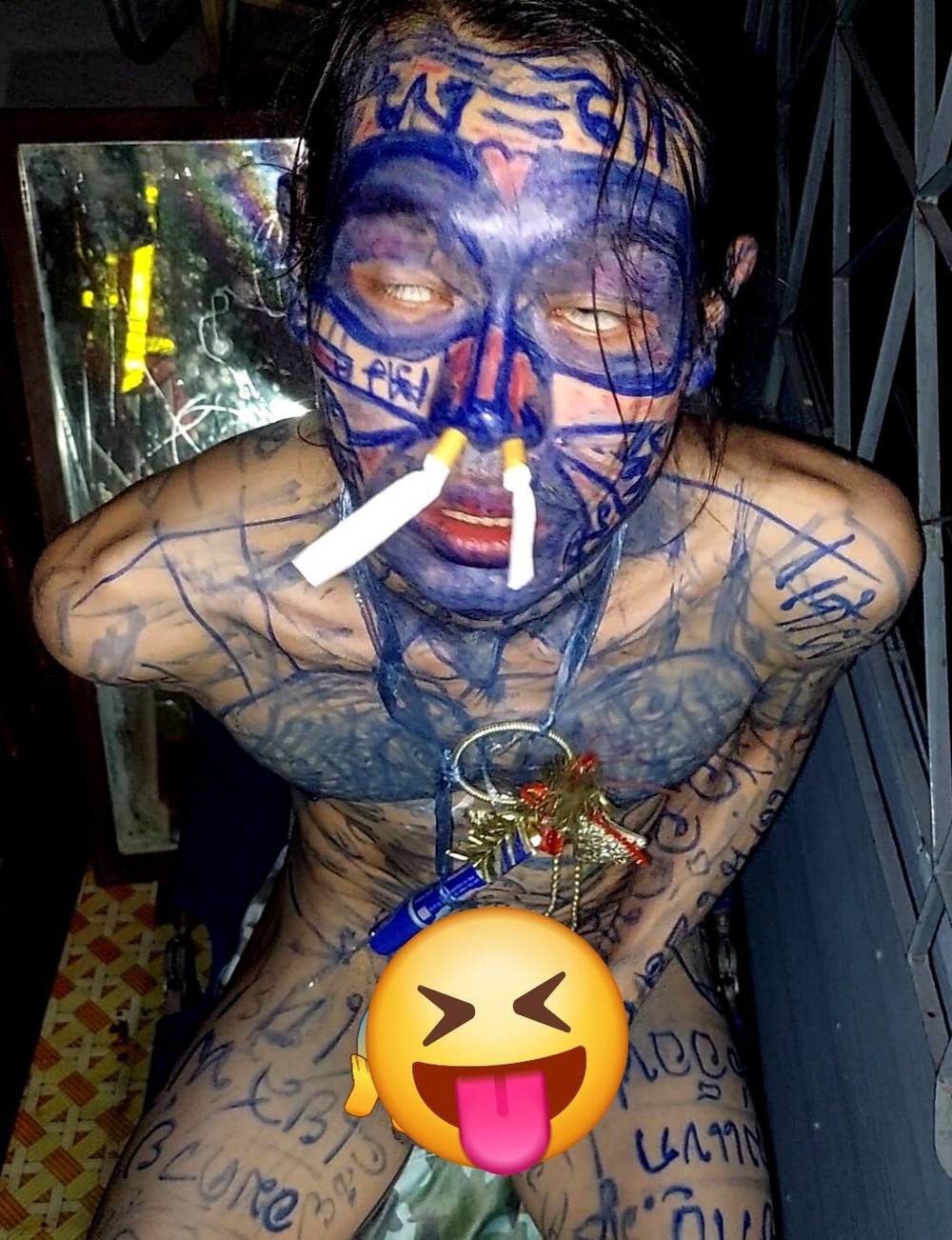 Masturbate with funny body paint #2