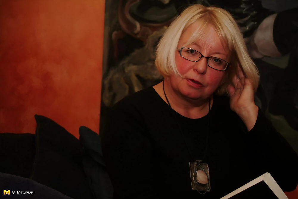 Amateur European Granny wants a hard fuck #4