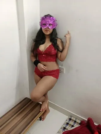 riya hot and sexy pics galary with documents         