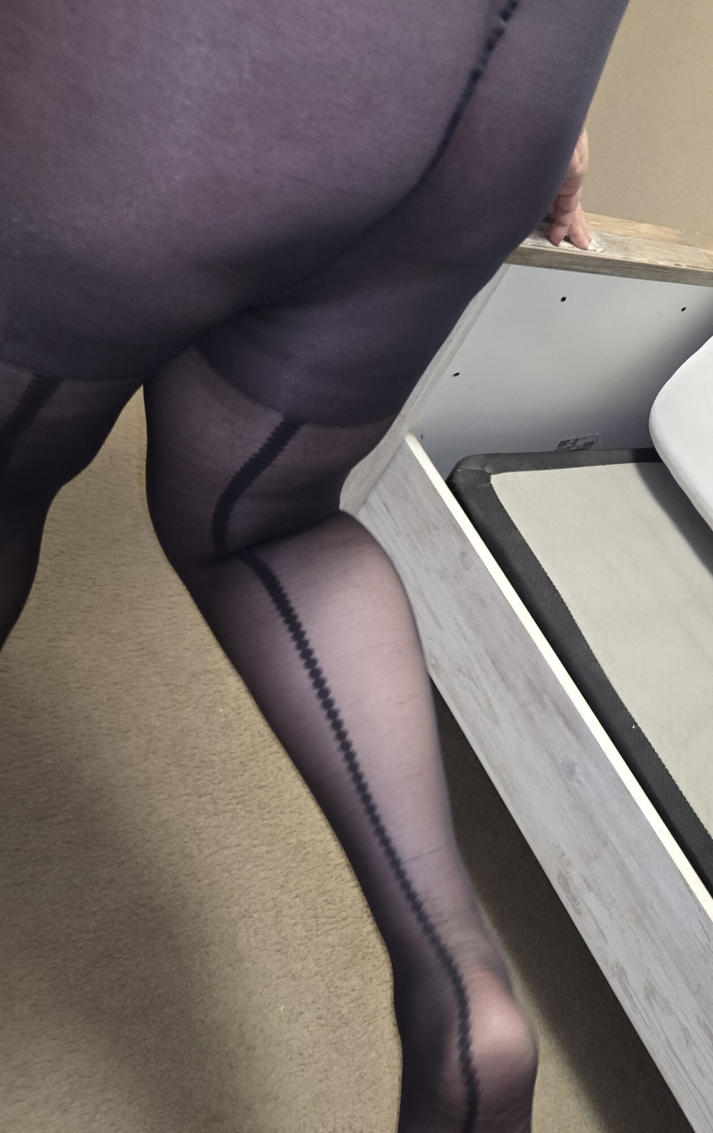 Louise Nylontease  #8