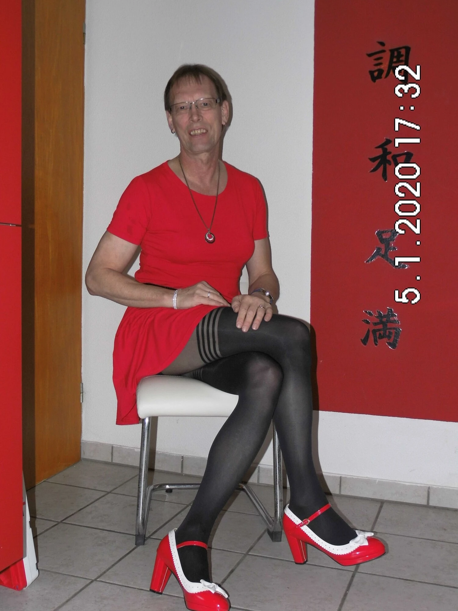 西尔维斯特 2019 穿衣服