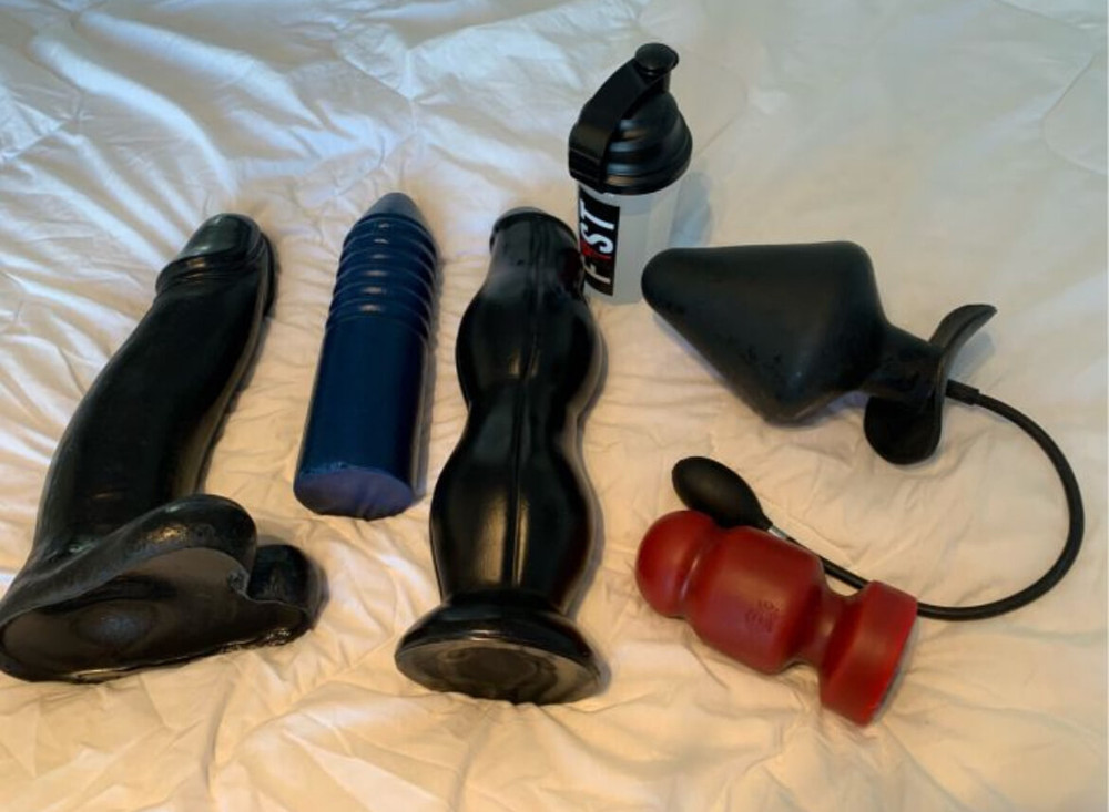 Toys to churn a cumfilled hole. #3