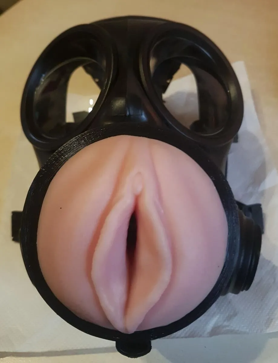 Gasmaske mit Fleshlight