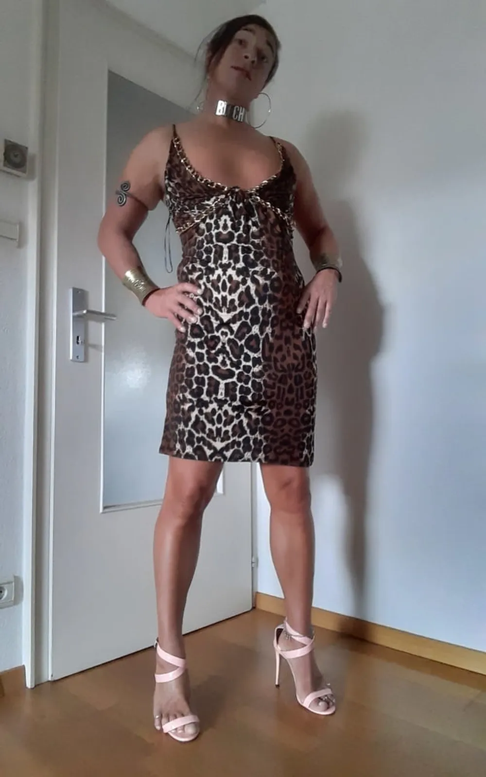 Tygra slut in leopard dress for Longdick Jack. #20