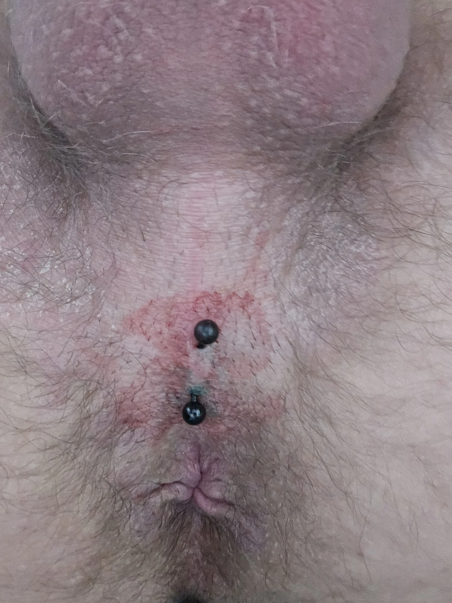 Piercinges segglyuk