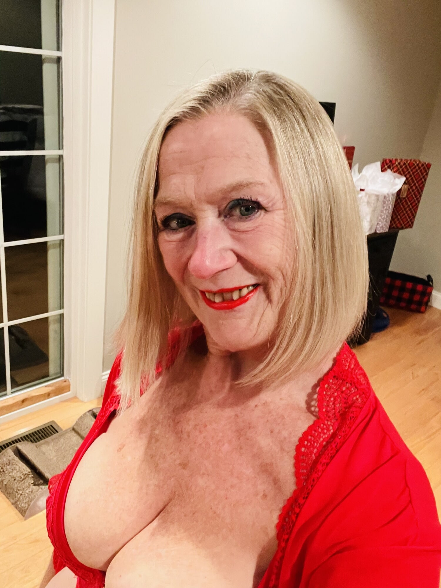 DANI D MATURE #1 PHOTO SERIES  #2