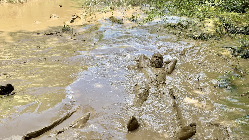 SHOT - HOW DEEP IS THE MUD ? #12