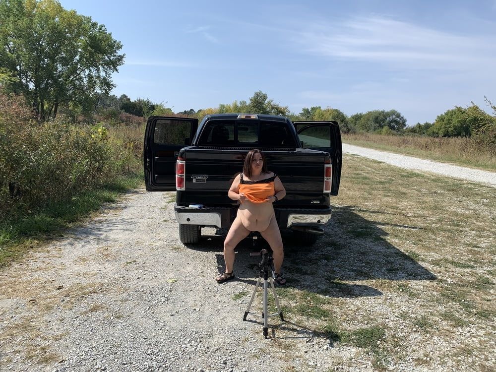 Sexy BBW Outdoor Hitch and Facial Photoset #39