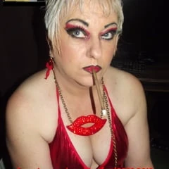 SLUT LIPS