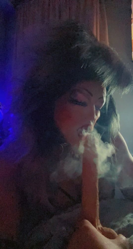 Latex smoking mistress #27