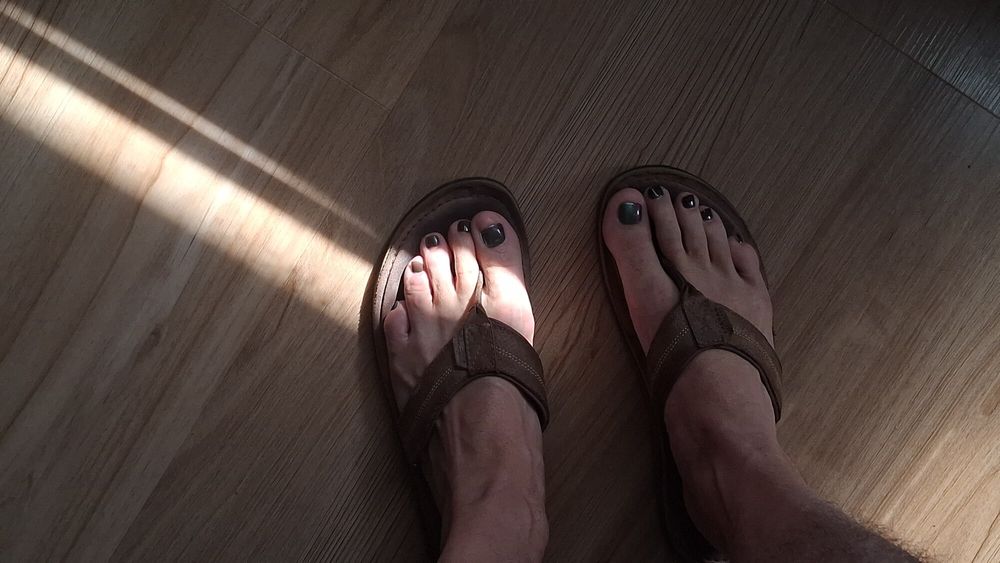 My feet and Pedicured toes #23