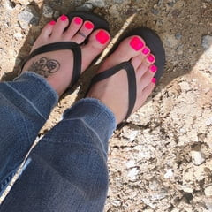Toes