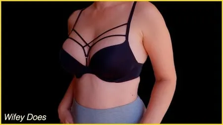 wife stuns in black lingerie bra         