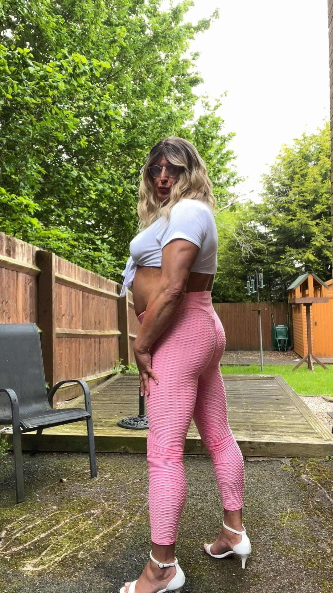 Amateur crossdresser kellycd2022 in pink leggings #31