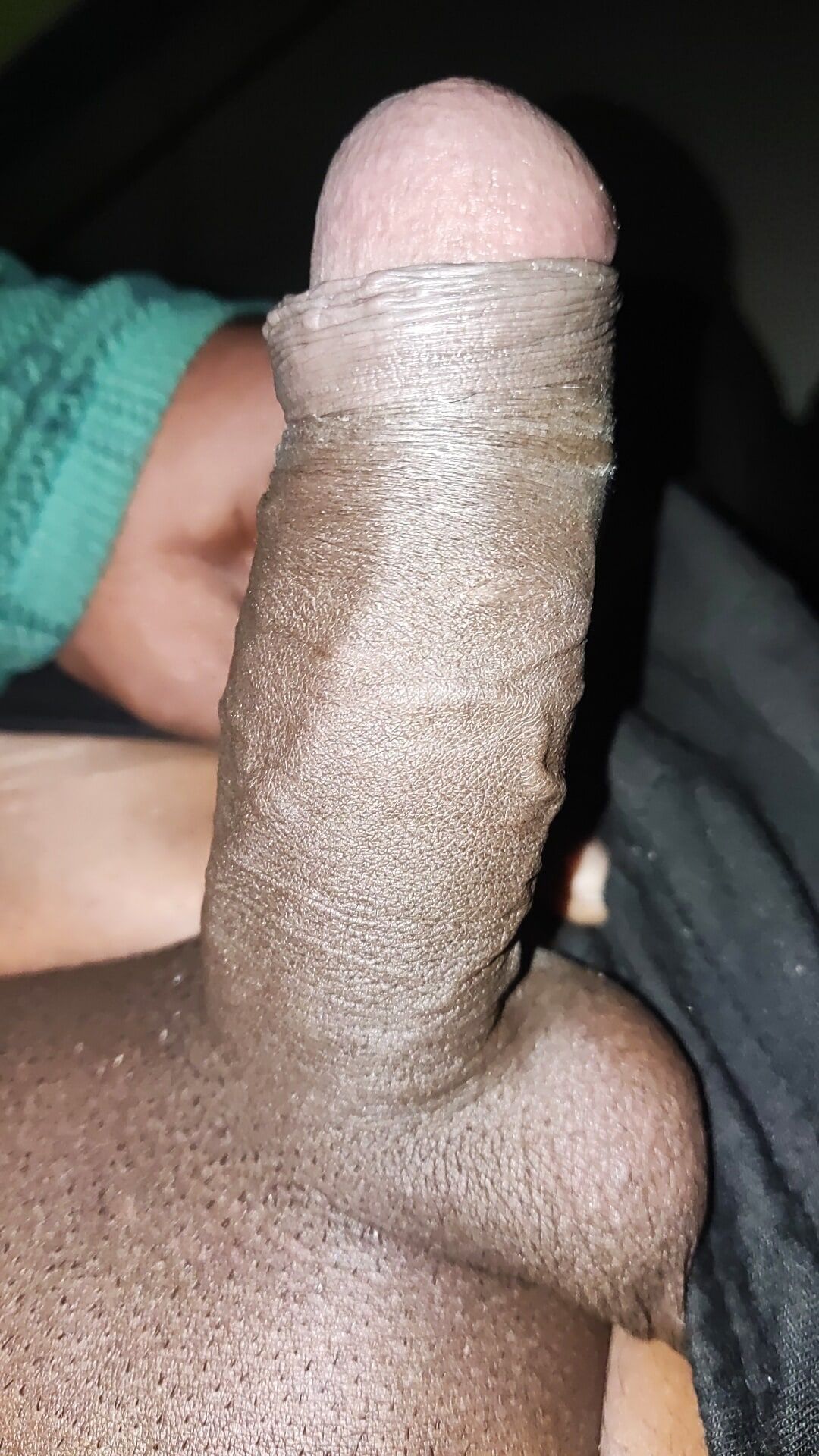 Who wants my shaved black cock