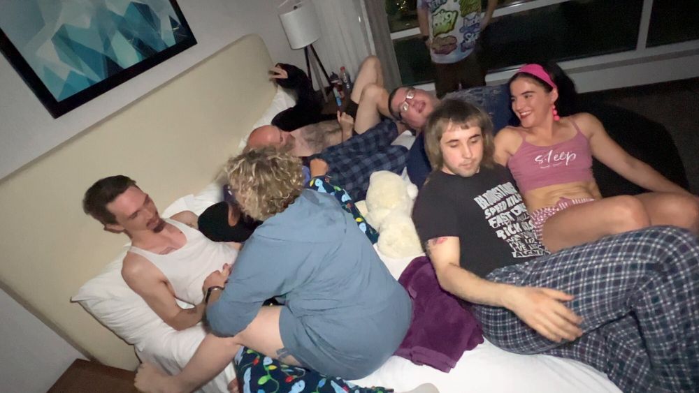 Portland Pajama Party Orgy - Cliff Media #2