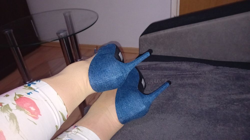 Crossdresser In Sexy Blue Jeans Pointed Toe High Heels #10