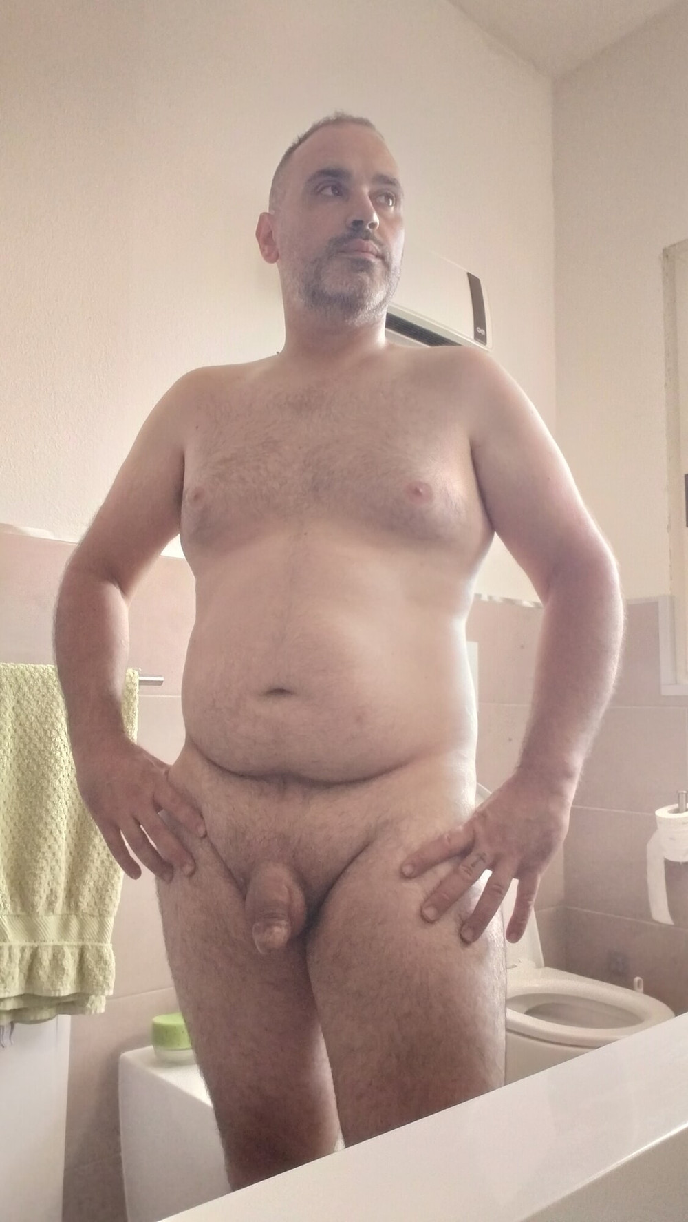 Ragazzo mostra il suo pisellino minuscolo  #5