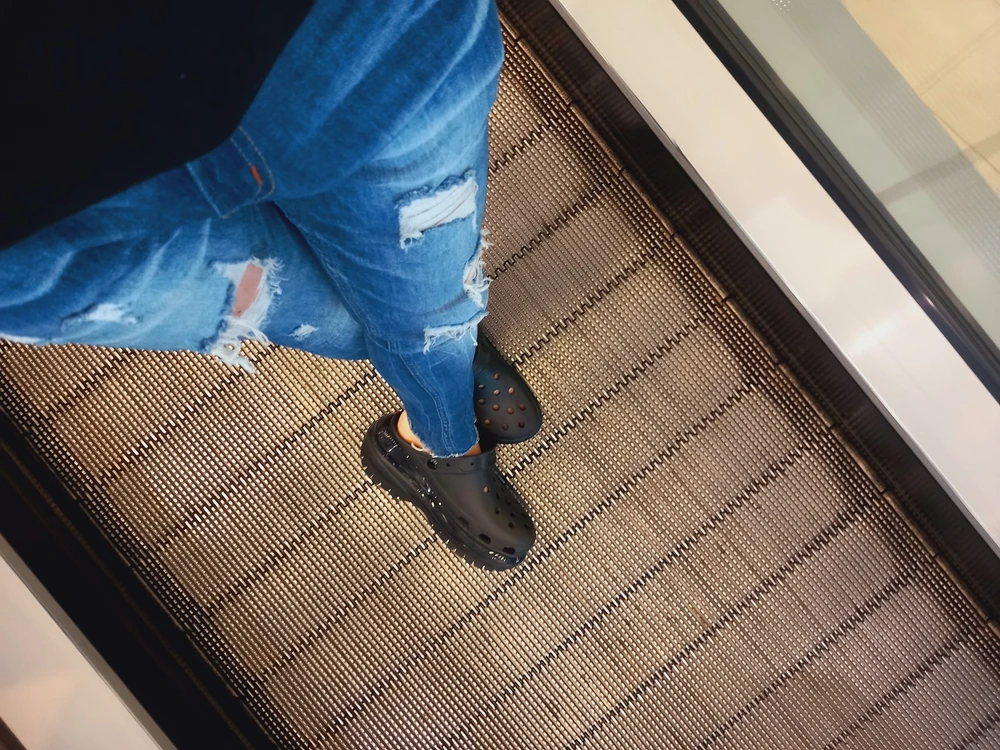 crocs