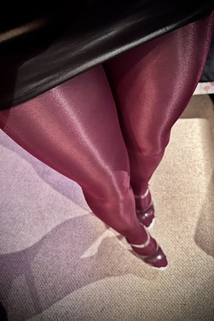 My new shiny & glossy pantyhose looks so hot !