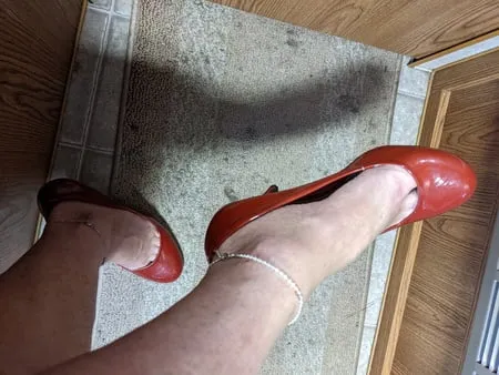 high heels red pumps         