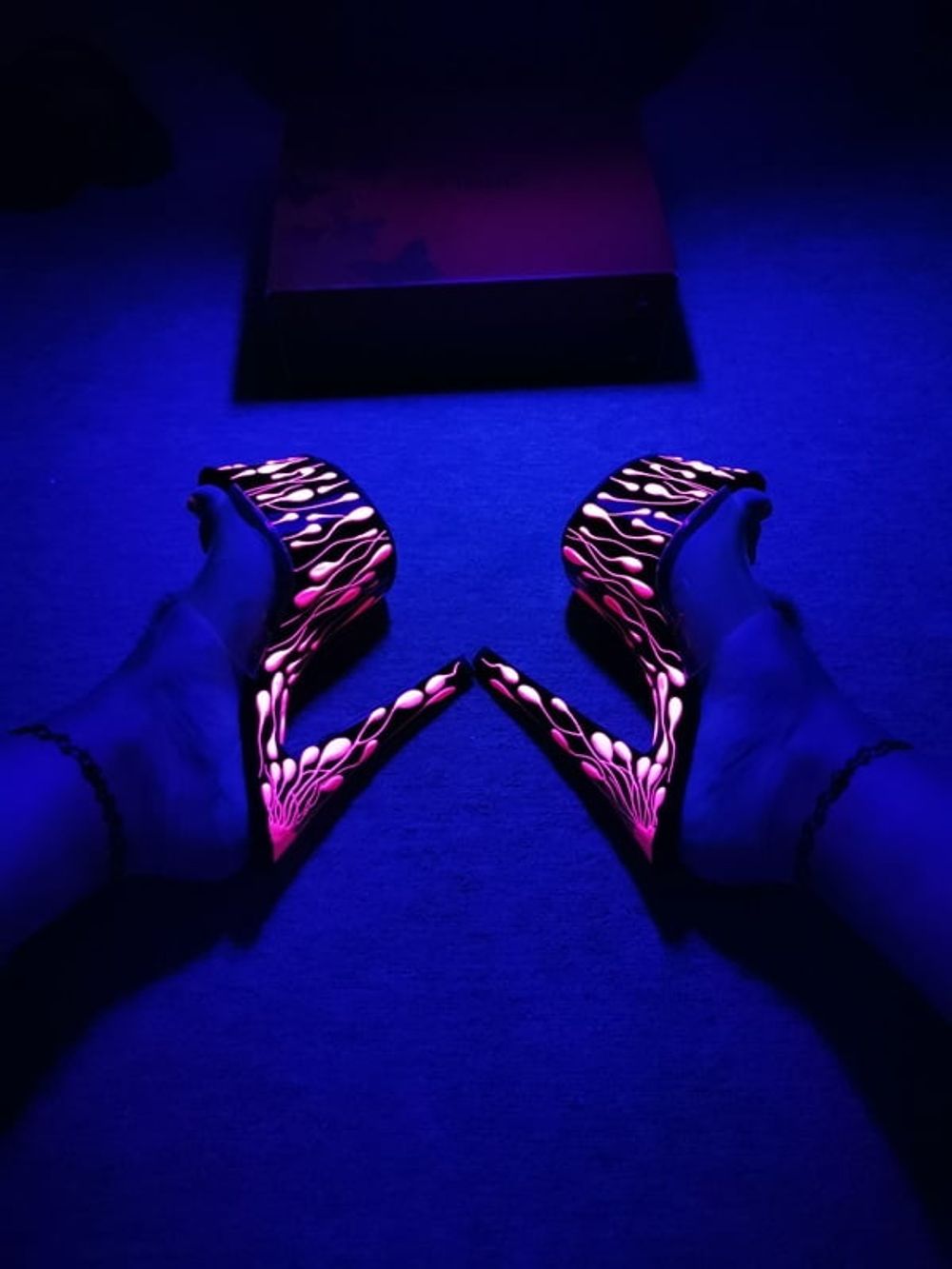 Sexy CD Feet On High Heels Posing In Neon Light #25