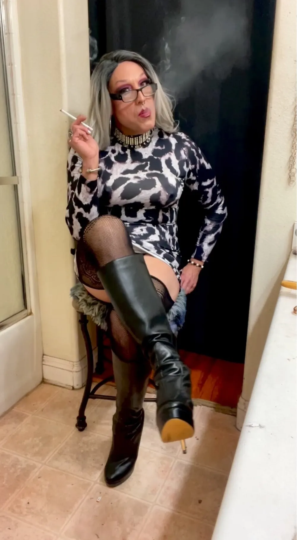 SmMarilyn Mature Trans Cougar #54