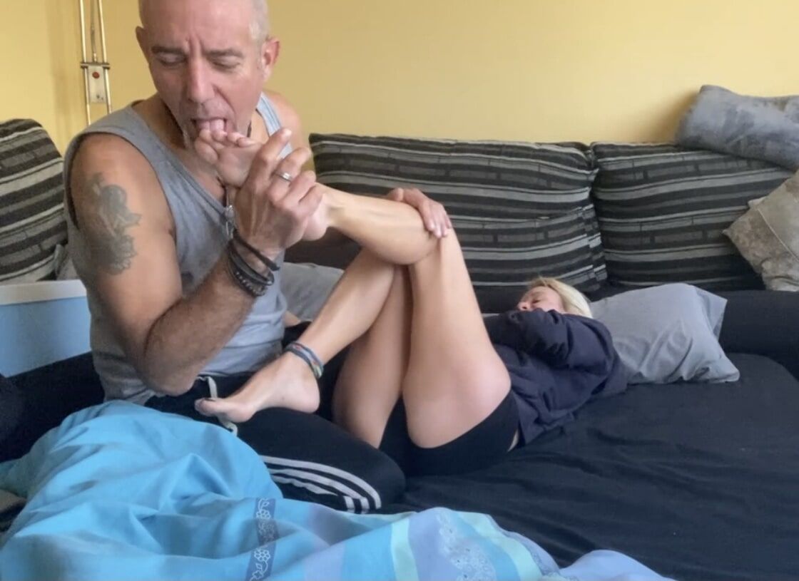 BLOWJOB AND RIDDING COCK IN THE MORNING