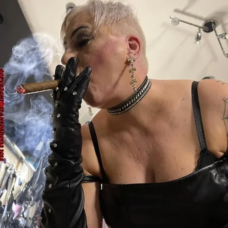 shirley i am a whore who loves smoking fucking         