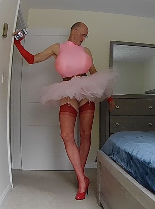 20181107 Pink Tutu and red bra #47