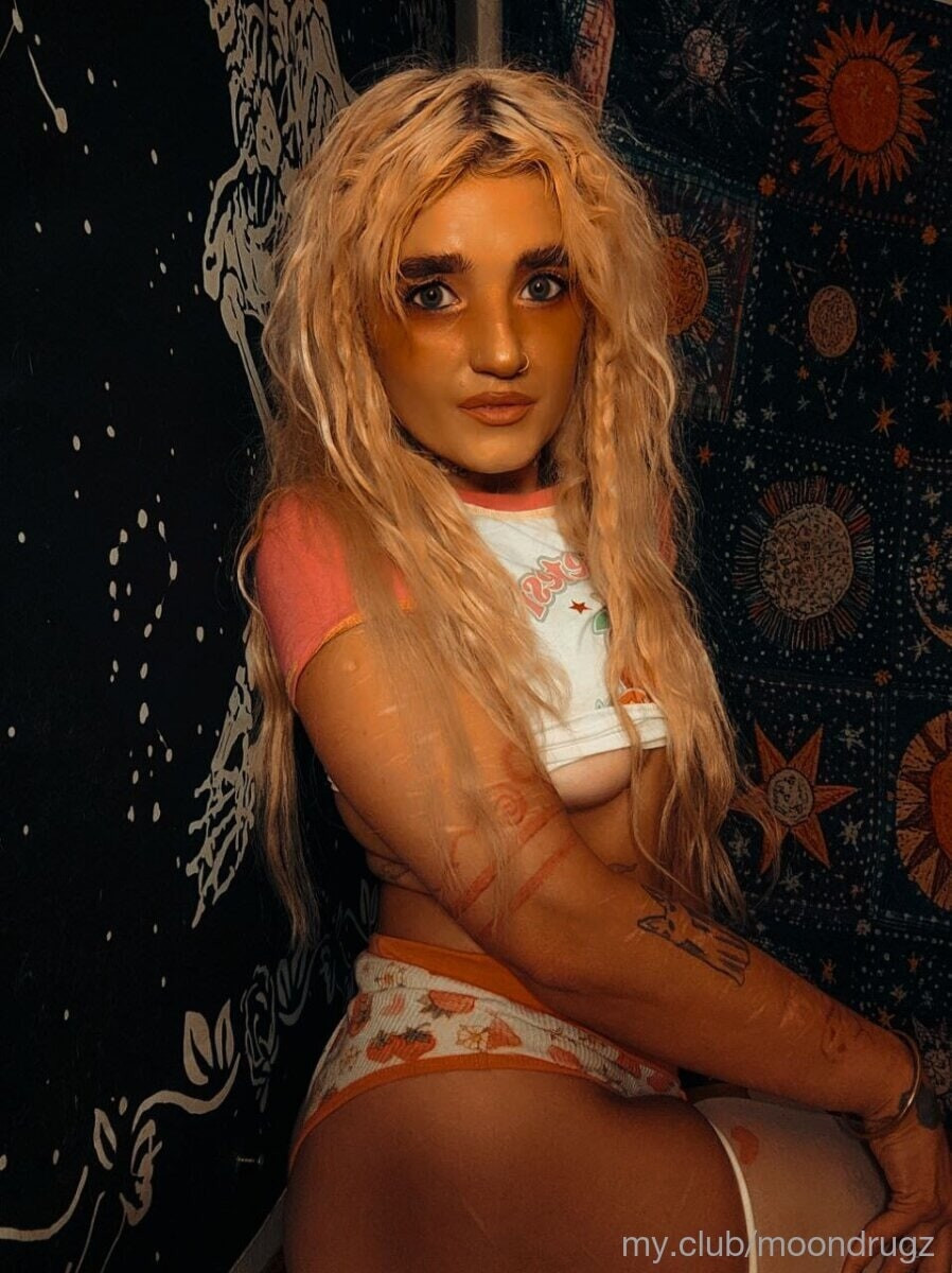 Slutty moon Free Photos #5