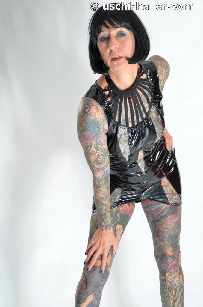 Photo shoot with full body tattooed MILF Cleo - 2 #7