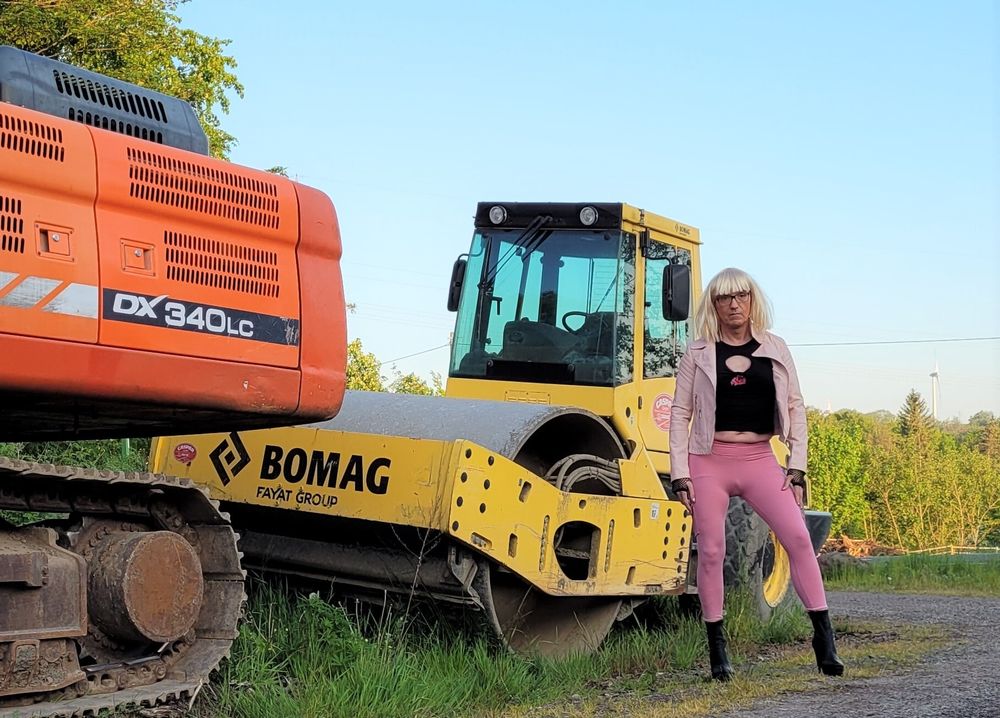 Tamara and the heavy equipment Tamara und das schwere Gerät  #21