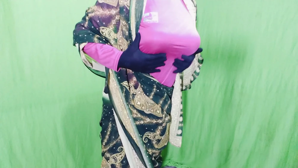 Beautiful Muslim girl saree sexy Indian  #4