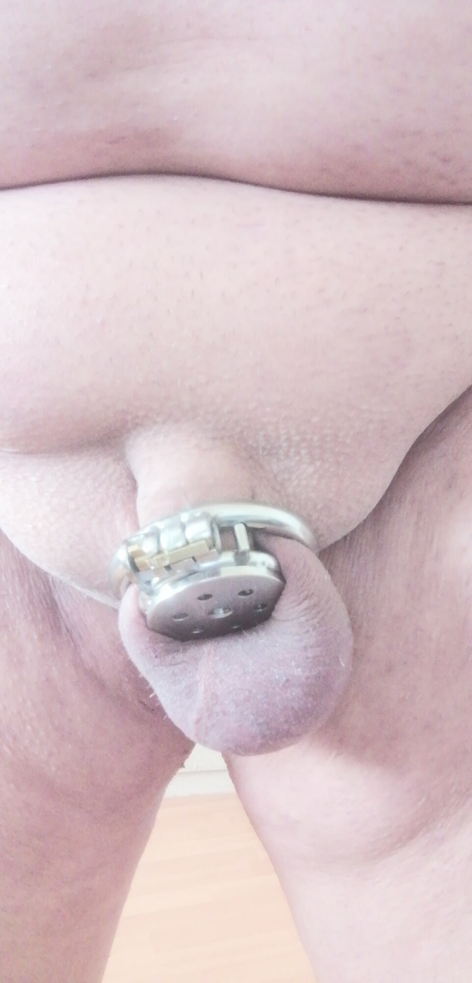 Ma petite bite de lope en cage 