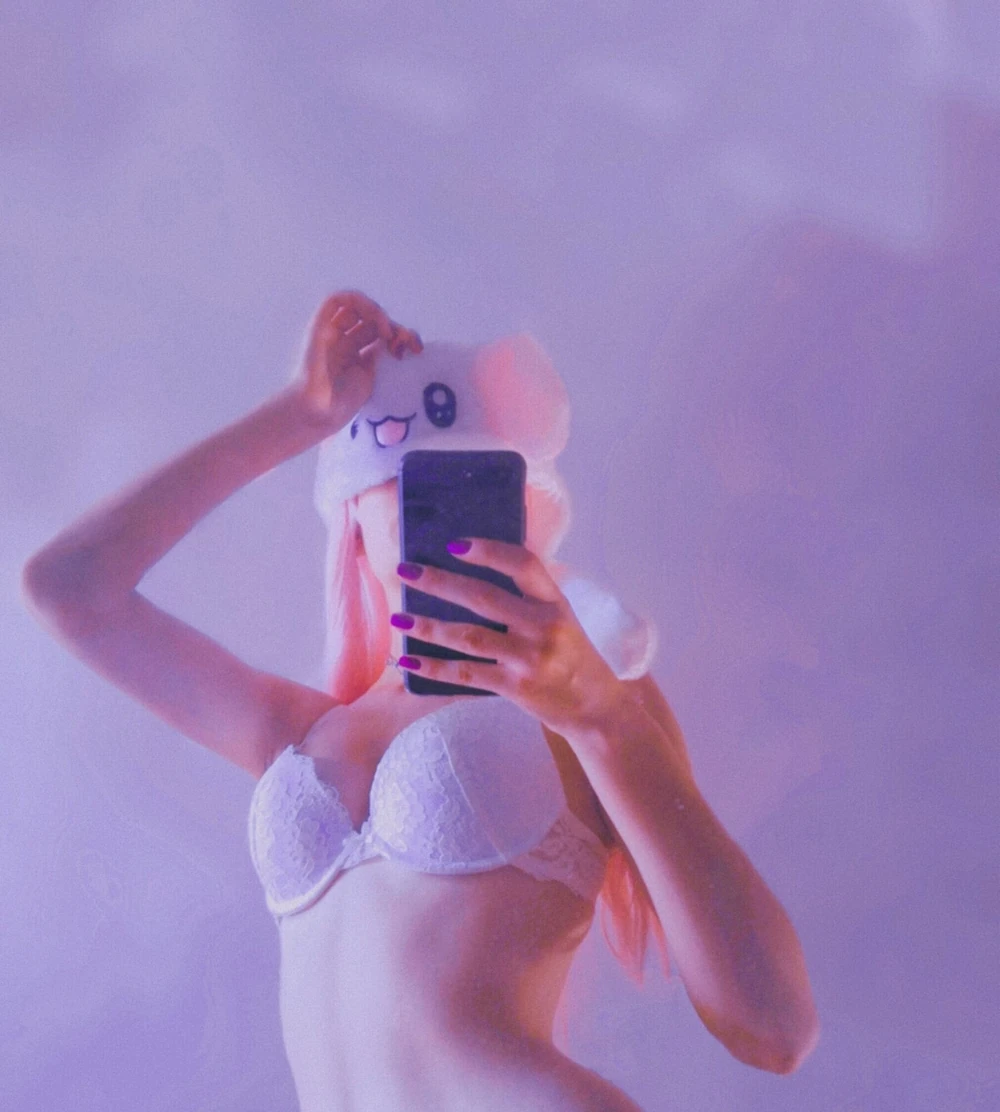 Agatha Harris Free Photos #4