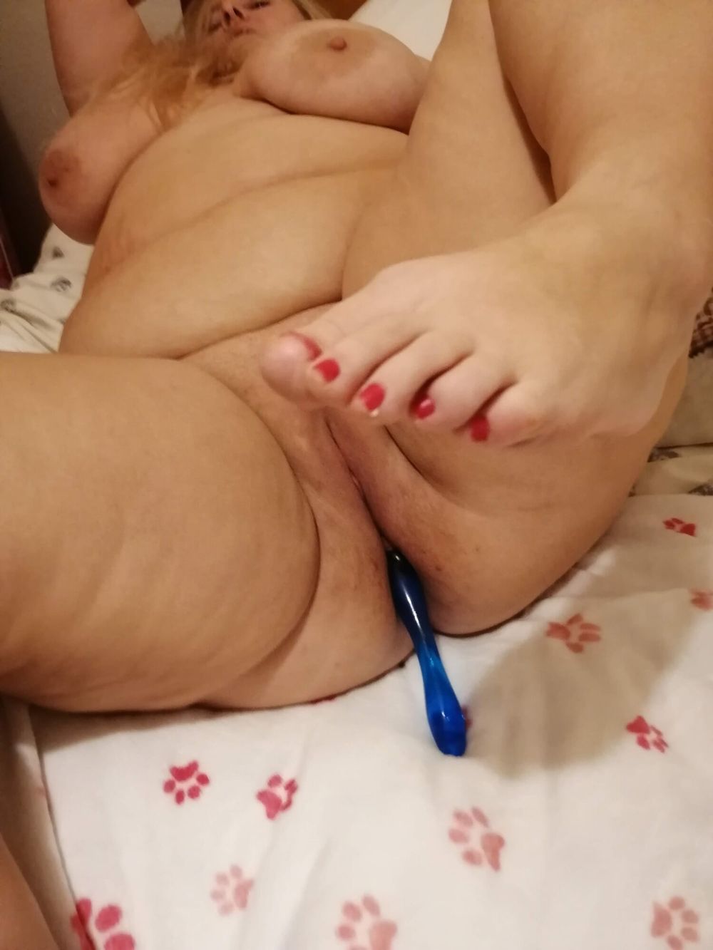 Calling all you feet lovers - MILF PAWG Kitty Queen #7