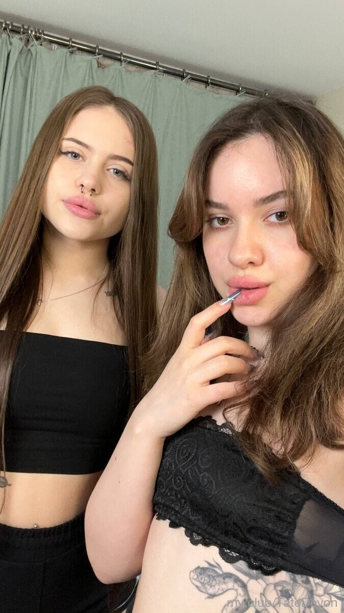 Hey hey, our names are Michel &amp; Elfy !  Free Photos #32